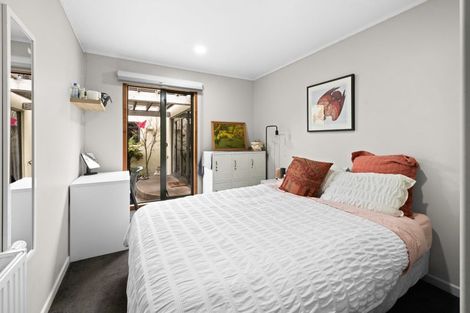 Photo of property in 2 Ritchie Place, Havelock North, 4130