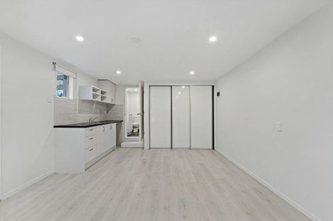 Photo of property in 1/14 Chislehurst Street, Henderson, Auckland, 0612