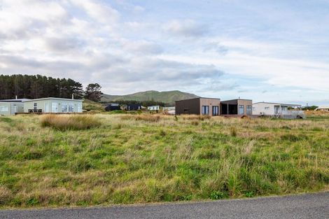 Photo of property in 12 Reefview Way, Flat Point, 5883