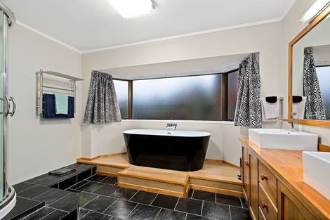 Photo of property in 12 Fernbird Place, Massey, Auckland, 0614