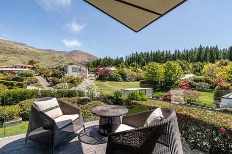 Photo of property in 33 Sargood Drive, Wanaka, 9305