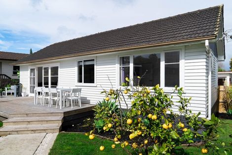 Photo of property in 18 Crosby Road, West Harbour, Auckland, 0618
