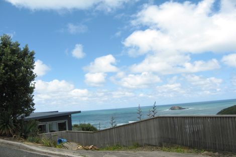 Photo of property in 21 Waitea Road, Muriwai, Waimauku, 0881
