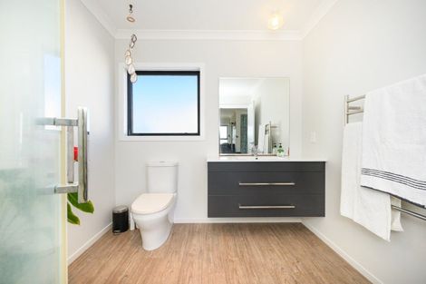 Photo of property in 17 Marine Parade South, Foxton Beach, Foxton, 4815