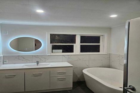 Photo of property in 8 Alston Avenue, Kelston, Auckland, 0602