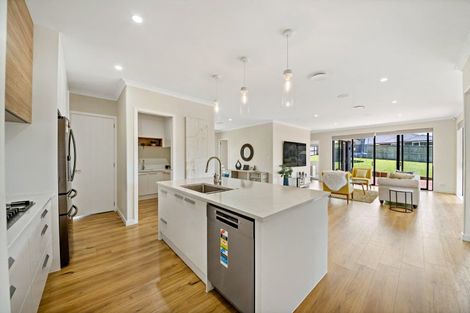 Photo of property in 18 Laurelwood Avenue, Pukekohe, 2120