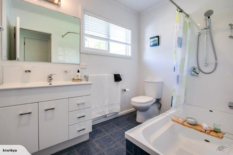 Photo of property in 18 Golding Road, Taradale, Napier, 4112