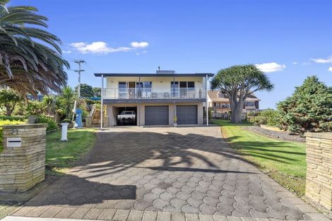 Photo of property in 77 Town Point Road, Maketu, 3189
