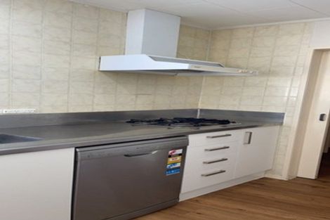 Photo of property in 16 Spinella Drive, Bayview, Auckland, 0629