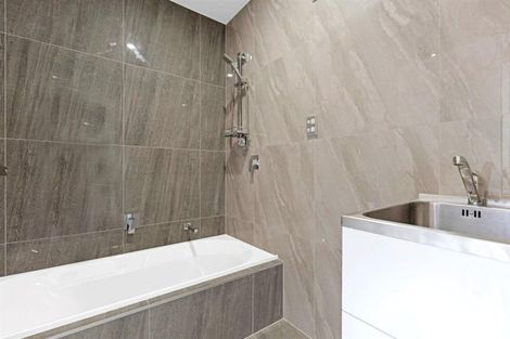 Photo of property in 25c Leaver Place, Weymouth, Auckland, 2103