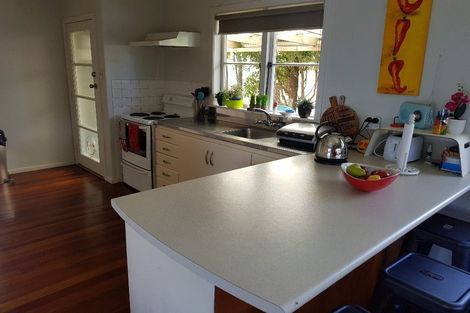 Photo of property in 37 Edmonton Road, Henderson, Auckland, 0612