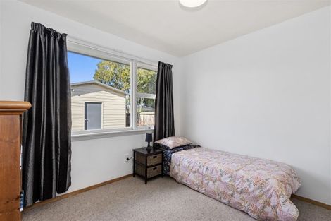 Photo of property in 8 Wychwood Crescent, Bishopdale, Christchurch, 8053