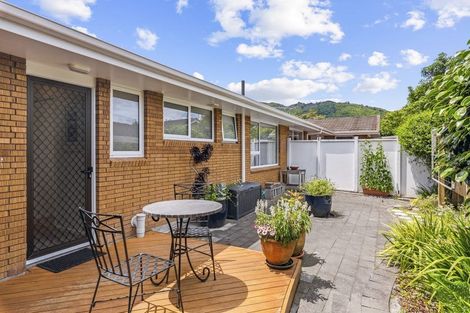 Photo of property in 2 Rewarewa Crescent, Waikanae, 5036