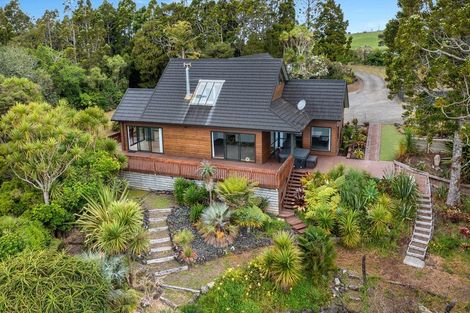 Photo of property in 429 Kiwitahi Road, Helensville, 0875
