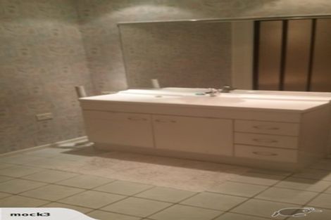 Photo of property in 35 Cyclarama Crescent, Massey, Auckland, 0614