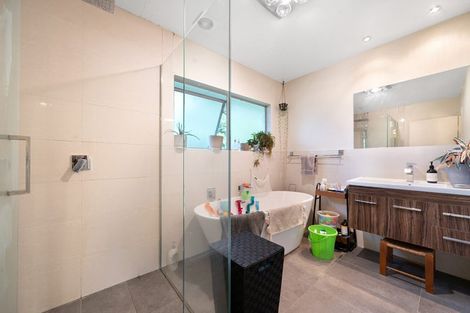 Photo of property in 2/37 Seabrook Avenue, New Lynn, Auckland, 0600