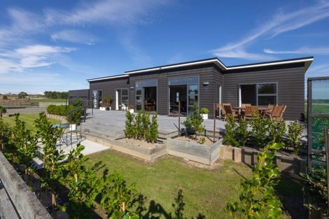 Photo of property in 567 Lethbridge Road, Halcombe, 4775