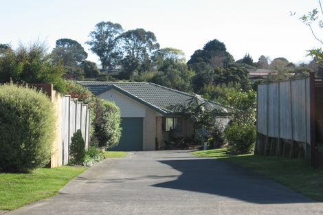 Photo of property in 46 Sandwick Drive, Weymouth, Auckland, 2103