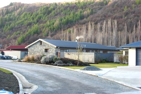 Photo of property in 8 Isabel Court, Arrowtown, 9302