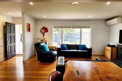 Photo of property in 4 Paton Avenue, Te Atatu South, Auckland, 0610