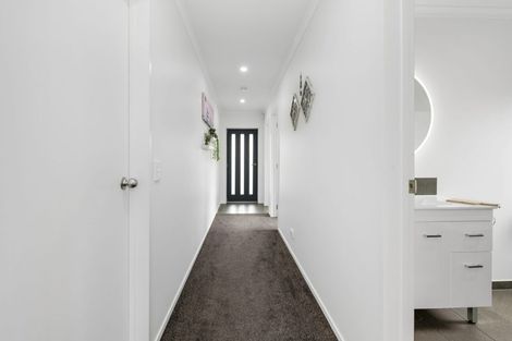 Photo of property in 4 Mokopapa Street, Takanini, 2112