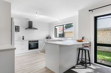 Photo of property in 2/11 Beach Road, Pahurehure, Papakura, 2113