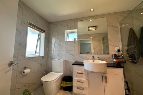 Photo of property in 1 Iwinuku Crescent, Wattle Downs, Auckland, 2103