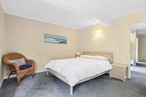 Photo of property in 52 Pitcairn Street, Oakura, 4314