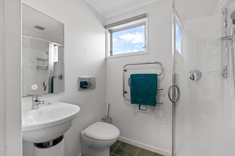 Photo of property in 30 Upper Chelverton Drive, Red Beach, 0932