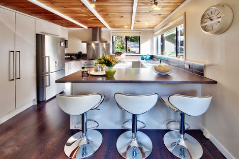 Photo of property in 7 Sylvan Valley Avenue, Titirangi, Auckland, 0604