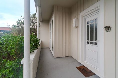 Photo of property in 37 Ara Paiwhenua, Tawa, Wellington, 5028