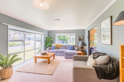 Photo of property in 16 Manly Garden, Paraparaumu Beach, Paraparaumu, 5032