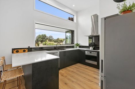 Photo of property in 34 Pourerere Road, Waipawa, 4271