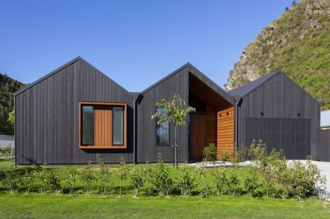 Photo of property in 34 Flynn Lane, Arrowtown, 9302