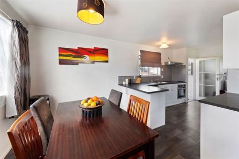 Photo of property in 12 Funnell Place, Manurewa, Auckland, 2102