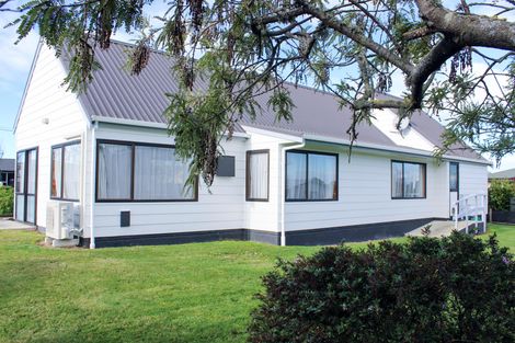 Photo of property in 1 Grove Avenue, Weston, Oamaru, 9401