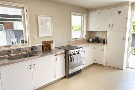 Photo of property in 12 Penhelig Place, Burnside, Christchurch, 8053