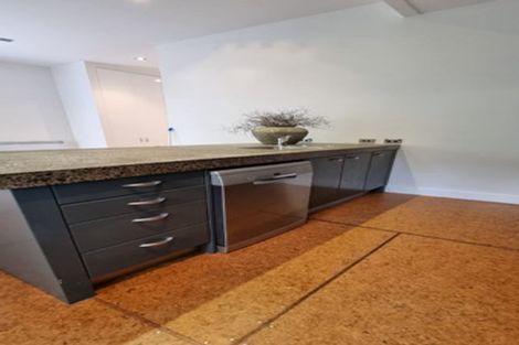 Photo of property in 99 Webb Street, Mount Cook, Wellington, 6011