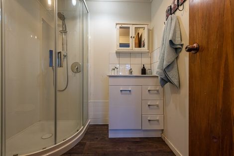 Photo of property in 70 Allington Road, Karori, Wellington, 6012