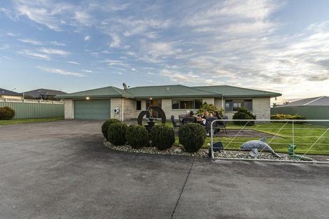Photo of property in 11 Desmond Place, Bell Block, New Plymouth, 4312