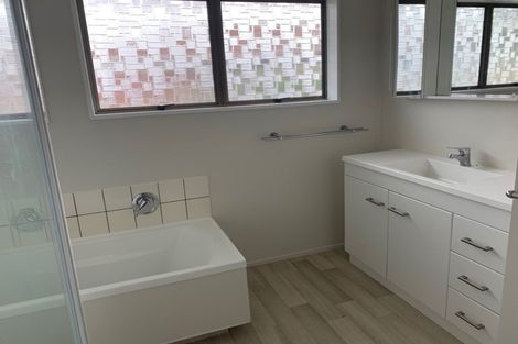 Photo of property in 20 Norfolk Rise, Waiuku, 2123