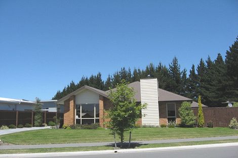 Photo of property in 27 Pohutukawa Crescent, Parklands, Christchurch, 8083