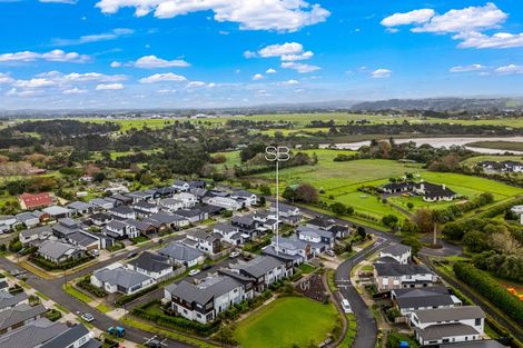 Photo of property in 15 Pakoro Close, Hobsonville, Auckland, 0618