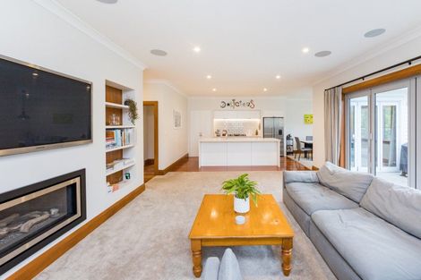 Photo of property in 31 Manapouri Crescent, Hokowhitu, Palmerston North, 4410