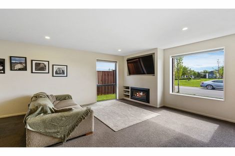 Photo of property in 40 Lansdowne Way, Rolleston, 7615