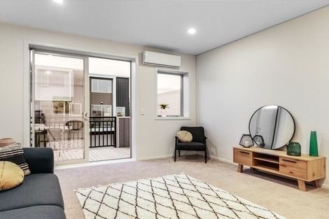 Photo of property in 7 Folkes Lane, New Lynn, Auckland, 0600