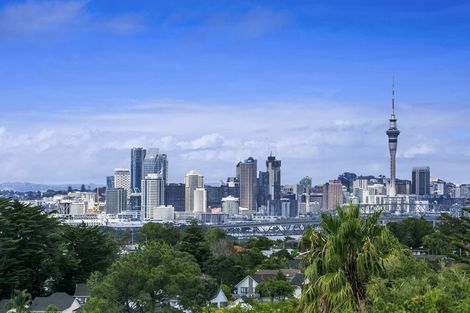 Photo of property in 1/8 City View Terrace, Birkenhead, Auckland, 0626