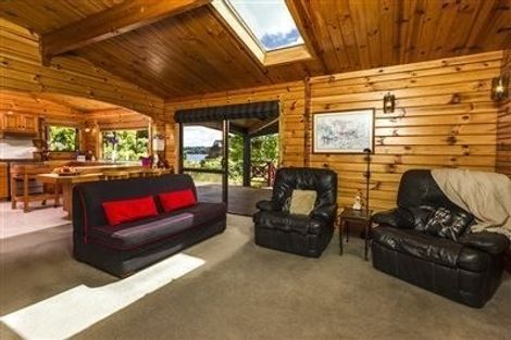 Photo of property in 7 Traffic Road, Greenhithe, Auckland, 0632