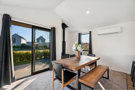 Photo of property in 5 Matakanui Lane, Wanaka, 9305