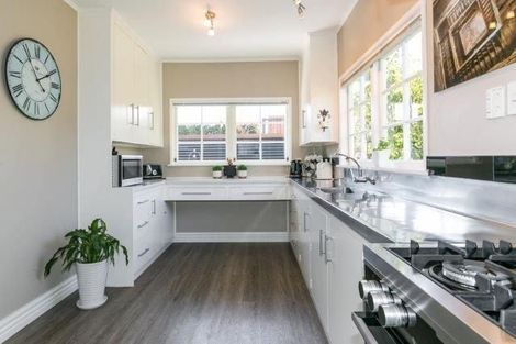 Photo of property in 18 Greenwood Road, Havelock North, 4130